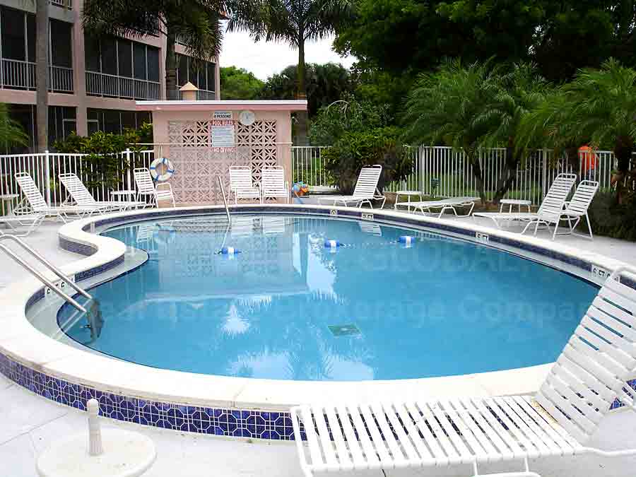 Riviera Community Pool